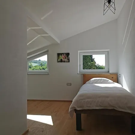 Casa Tijola Apartment *